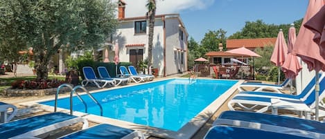 Piscina, Proprietà, Vacanza, Ricorrere, Immobiliare, Cittadina, Azzurro, Cielo, Tempo Libero, Costruzione