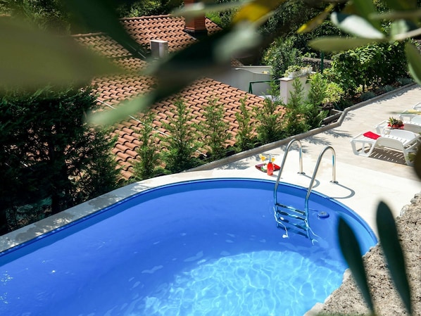 Water, Plant, Light, Azure, Blue, Swimming Pool, Lighting, Leisure