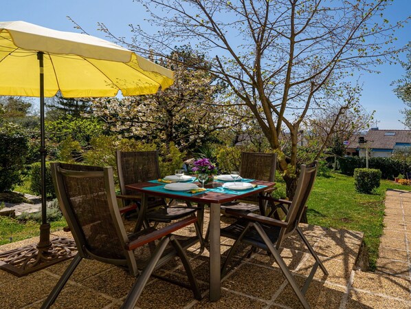 Möbel, Stuhl, Gartenmöbel, Tabelle, Küche & Esszimmer Tisch, Tisch Im Freien, Garten, Schatten, Terrasse, Restaurant