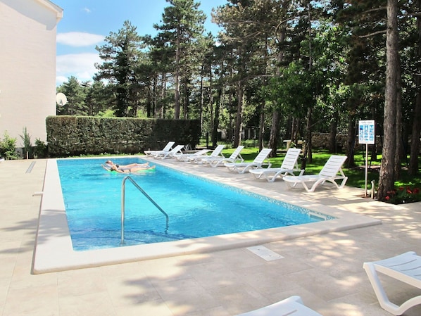 Water, Plant, Property, Swimming Pool, Shade, Outdoor Furniture, Cloud, Tree, Sky, Architecture