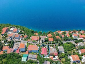Property, Water, Building, Natural Landscape, House, Urban Design, Vegetation, Coastal And Oceanic Landforms, Landscape, Residential Area