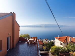 Himmel, Wasser, Gebäude, Eigentum, Fenster, Pflanze, Holz, Gewässer, Haus, Horizont