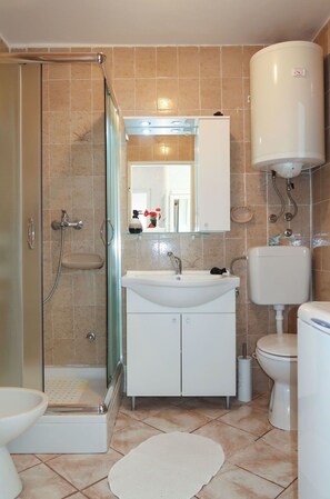 Plumbing Fixture, Sink, Mirror, Property, Toilet, Tap, Bathroom, Bathroom Sink, Purple