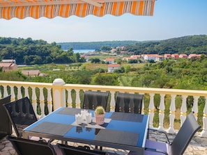 Ciel, Table, Propriété, Meubles, Vaisselle, La Nature, Bâtiment, Chaise, Mobilier De Jardin, Ombre