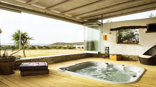 Jacuzzi hot tub and sitting area