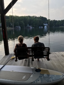 Lake Lanier hideaway right on the lake, beautifully updated, great swimming lake