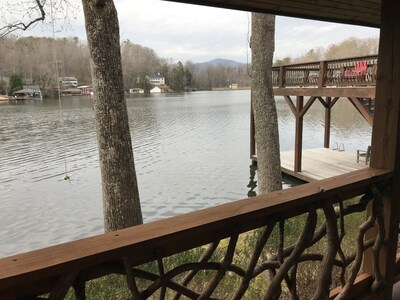 Lake Lanier hideaway right on the lake, beautifully updated, great swimming lake