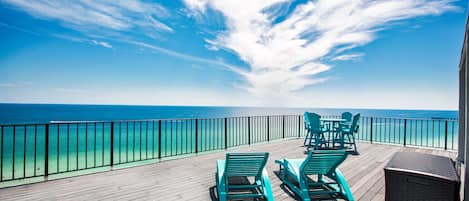 Roof top balcony