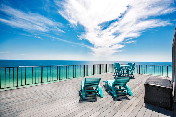 Roof top balcony