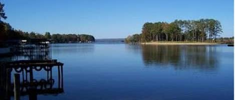 View of Weiss Lake from the T-style Pier