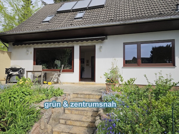 Einfamilienhaus mit Souterrain Wohnung