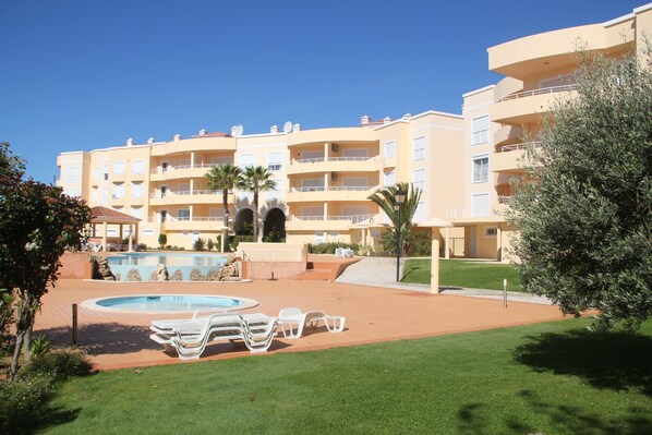 Lovely pool area. Pool heated April through October. Bloco D is on the right.