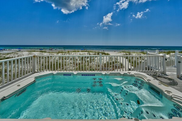 Outdoor spa tub