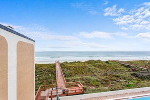 Condo 407