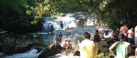 cachoeiras de Boissucanga a 12km 