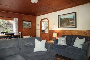 living area 2