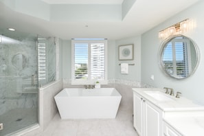 Silver Shells St. Maarten 708- Master Bathroom