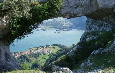 Villa La Perla de Sonabia-Cantabria, junto a la playa y la montaña, maravilloso.