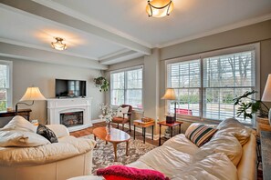 Living Room | Free WiFi