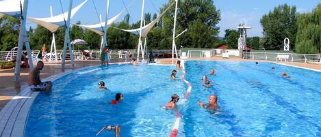 L'Eau, Ciel, Piscine, Loisirs De Plein Air, Arbre, Nuage, Loisir, Des Loisirs, Des Sports, Jeu De Balle