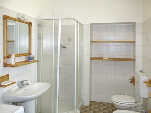 Bathroom, Property, Room, Plumbing Fixture, Interior Design, Bathroom Accessory, Door, Shower Door, Architecture, Building