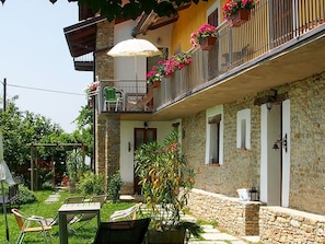 Eigentum, Gebäude, Haus, Grundeigentum, Hof, Balkon, Zuhause, Die Architektur, Wohngebiet, Garten