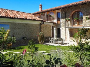 Plant, Property, Sky, Building, Window, Nature, Flower, Cottage, Land Lot, House