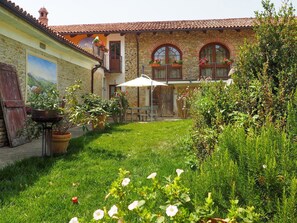 Propriété, Maison, Jardin, Bâtiment, Cour, Herbe, Hacienda, Immobilier, Zone Rurale, Plante