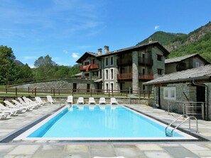 Water, Sky, Building, Property, Cloud, Swimming Pool, Azure, Window, Blue, Architecture