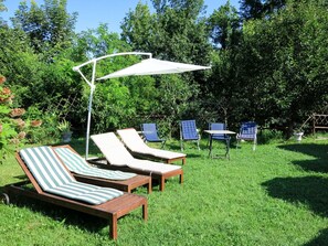 Möbel, Gras, Gartenmöbel, Garten, Eigentum, Tabelle, Baum, Terrasse, Rasen, Hinterhof