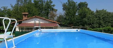 L'Eau, Ciel, Piscine, Ombre, Bâtiment, Arbre, Rectangle, Maison, Bois, Composite