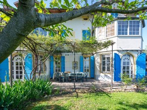 Plante, Bâtiment, Fenêtre, Bleu, Botanique, Porte, Végétation, Arbre, Maison, Chalet