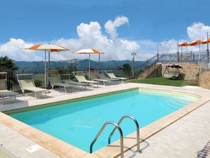 Piscine, Propriété, Loisir, Ciel, Centre De Loisirs, Immobilier, L'Eau, Maison, Vacances, Domicile