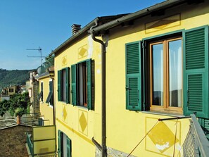 Bâtiment, Ciel, Propriété, Fenêtre, Plante, Maison, Bois, Jaune, Ombre