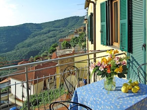 Property, Balcony, Yellow, Real Estate, Building, House, Neighbourhood, Tree, Rural Area, Vacation