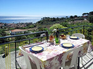 Eigentum, Tischdecke, Tabelle, Haus, Mahlzeit, Urlaub, Grundeigentum, Balkon, Restaurant, Gebäude