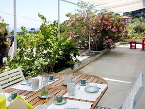 Plante D'Appartement, Pot De Fleur, Plante, Arbre, Fleur, Immobilier, Architecture, Table, Jardin, Maison