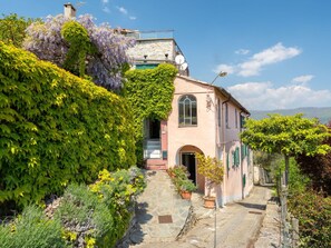 Ciel, Plante, Fleur, Nuage, Bâtiment, Propriété, Fenêtre, Maison, Architecture, Végétation