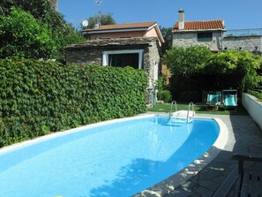 Property, Swimming Pool, House, Building, Real Estate, Vacation, Water, Villa, Leisure, Residential Area