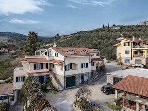 House, Residential Area, Home, Suburb, Balcony, Driveway, Villa
