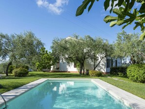 L'Eau, Plante, Ciel, Nuage, Bleu Azur, Paysage Naturel, Arbre, Piscine, Ombre, Architecture