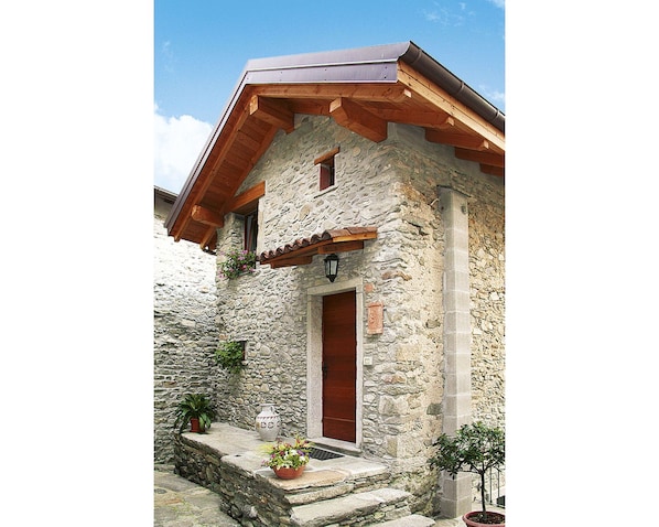 Property, House, Building, Cottage, Facade, Real Estate, Home, Roof, Architecture, Window