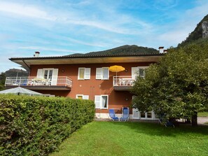 Cloud, Sky, Plant, Building, Property, Window, Tree, House, Grass, Land Lot