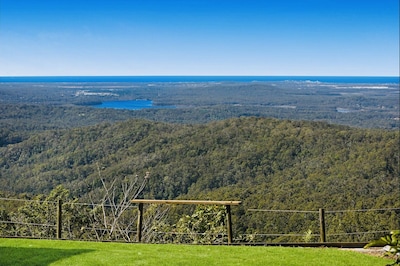 Best views of the Sunshine Coast! Just 6 minutes from the famous Maleny