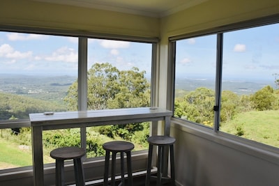 Best views of the Sunshine Coast! Just 6 minutes from the famous Maleny
