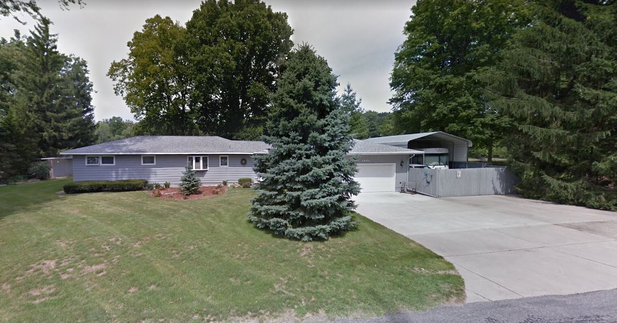 St Joseph Riverfront House With Private RiverWalk! 30 Mins by Boat to Lake MI