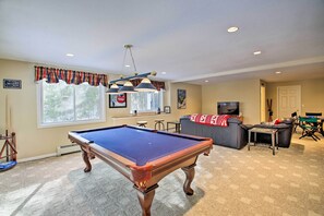 Game Room | Pool Table | Smart TV