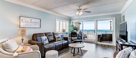 Open Airy Oceanfront Living Space