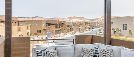 Front Patio View - The Patio Deck is a spacious area to entertain guests while enjoying the beautiful surrounding landscapes of Snow Canyon State Park