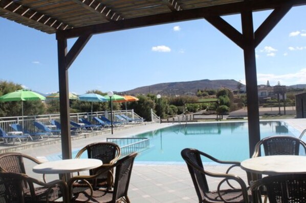 Bar à beira da piscina